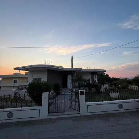 Silver View House Apartman Theológosz