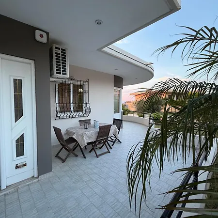 Silver View House * Theológosz